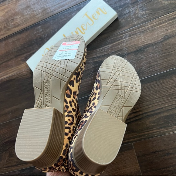 Kenneth Cole Reaction Leopard Side Skip Booties NWT - Picture 5 of 7